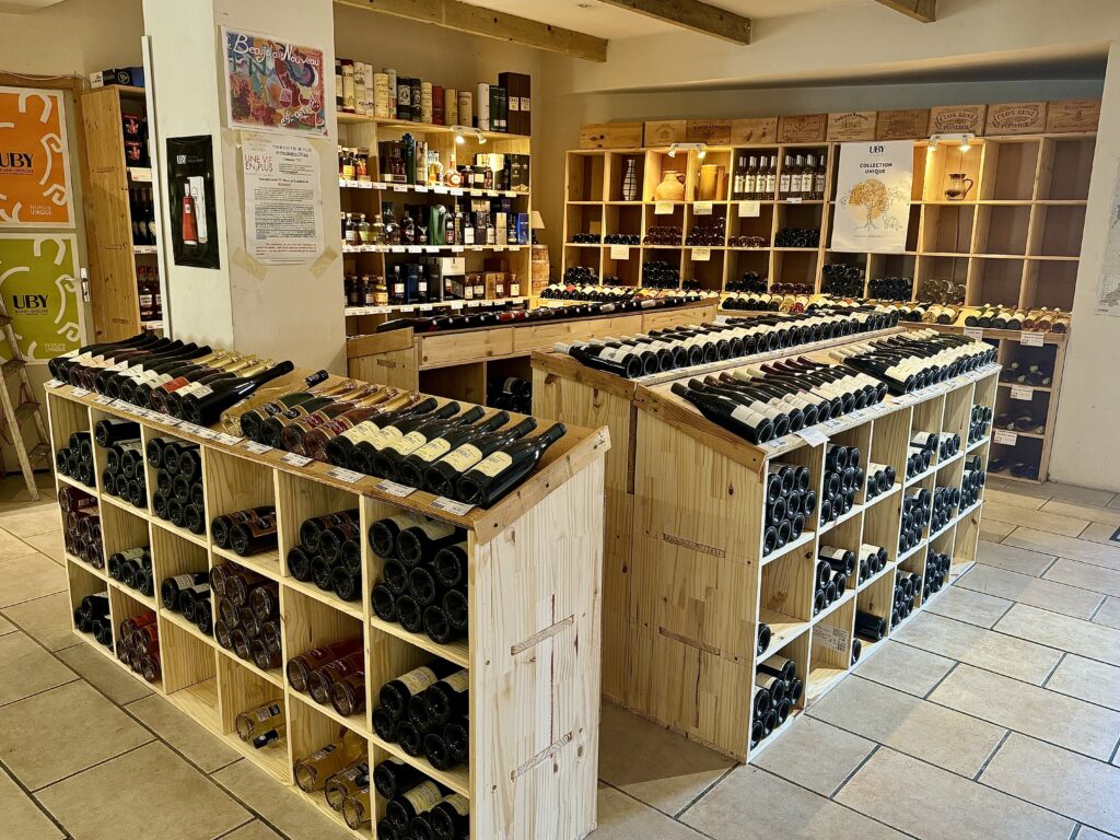 cave à vins, fruits et légumes, produits frais et locaux